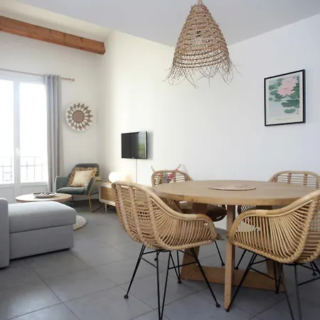 Duplex Apartment *
